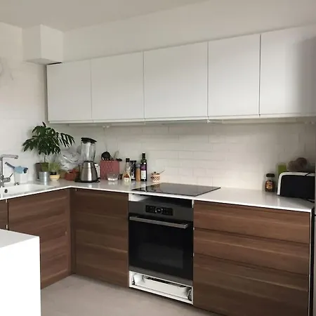 Leilighet 3 Bedroom Apartment. Free Parking.