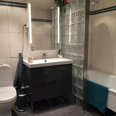 Leilighet 3 Bedroom Apartment. Free Parking.