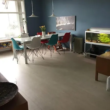 3 Bedroom Apartment. Free Parking. * Bergen